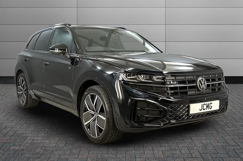 Black Used 2025 VW Touareg Black Edition SUV | £52,500 (Fair price) - Image 1/4