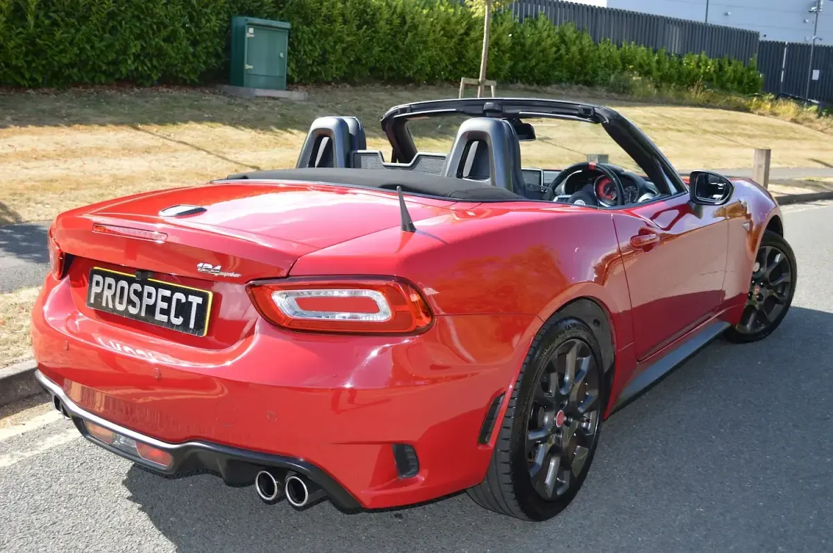 Used Abarth 124 Spider 170 HP (125 kW) 2019 Rosso passione red Cabriolet