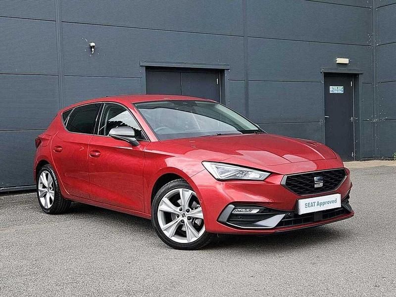 Desire red Used 2022 Seat Leon FR Hatchback | £17,190 (Fair price) - Image 1/4