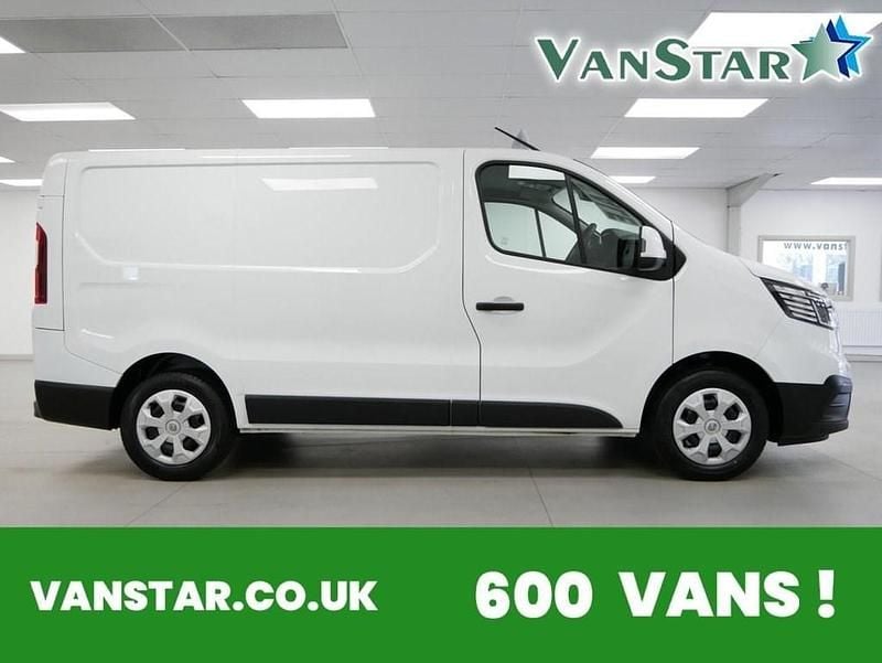 White Used 2022 Renault Trafic Business Van | £13,989 (Fair price) - Image 1/4