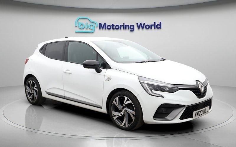 Used Renault Clio V RS Line 90 HP (66 kW) 2023 White Hatchback