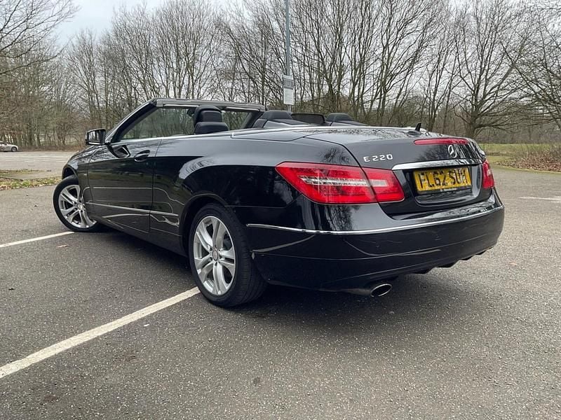Used Mercedes E220 SE 170 HP (125 kW) 2012 Black Cabriolet
