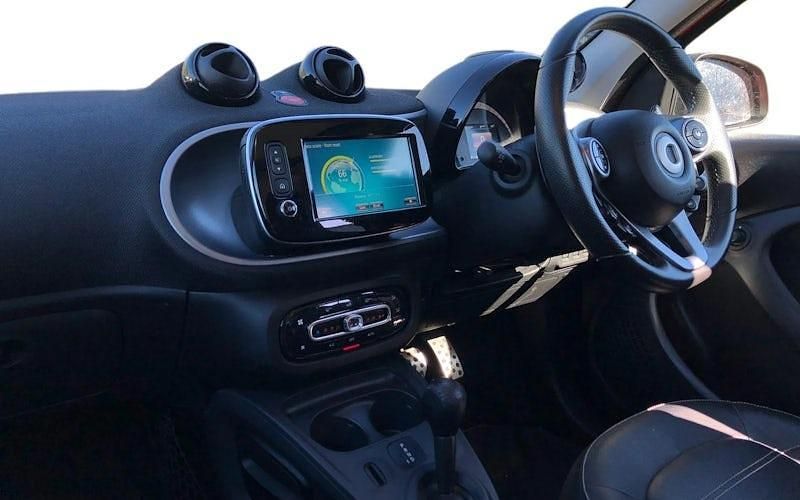 Used Smart ForFour Premium 90 HP (66 kW) 2018 Black Hatchback