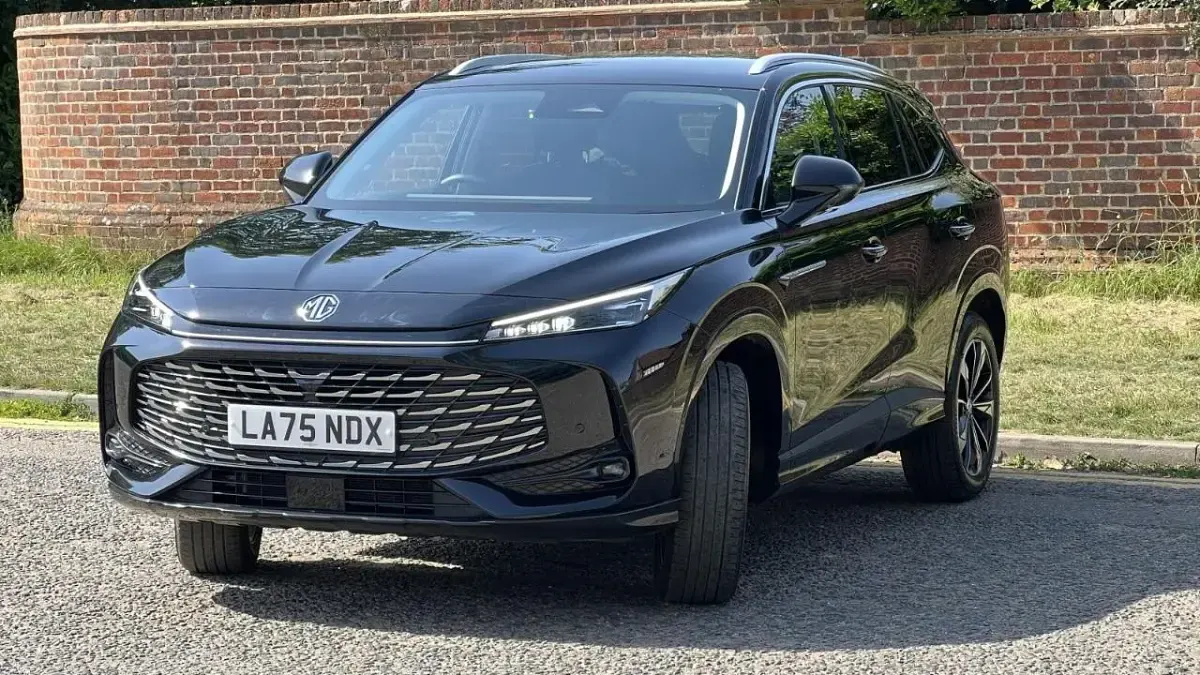 Used MG HS Trophy 221 HP (162 kW) 2025 Black SUV