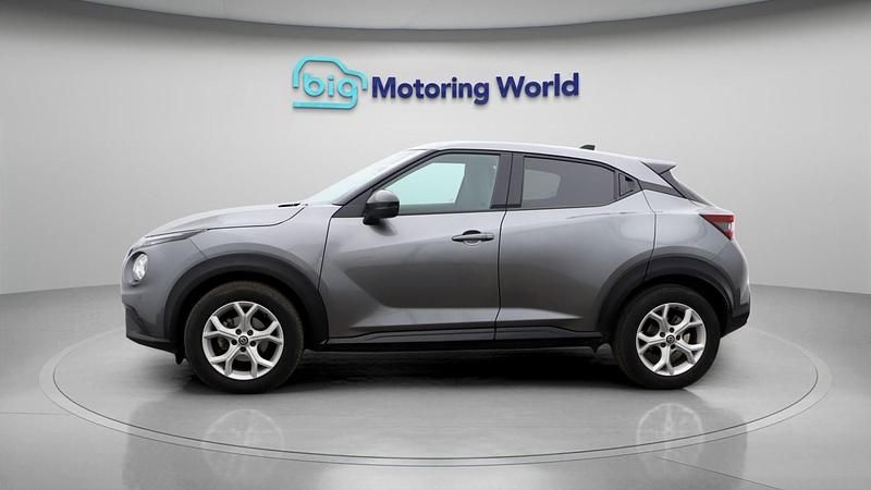 Used Nissan Juke N-Connecta 114 HP (83 kW) 2022 Grey SUV