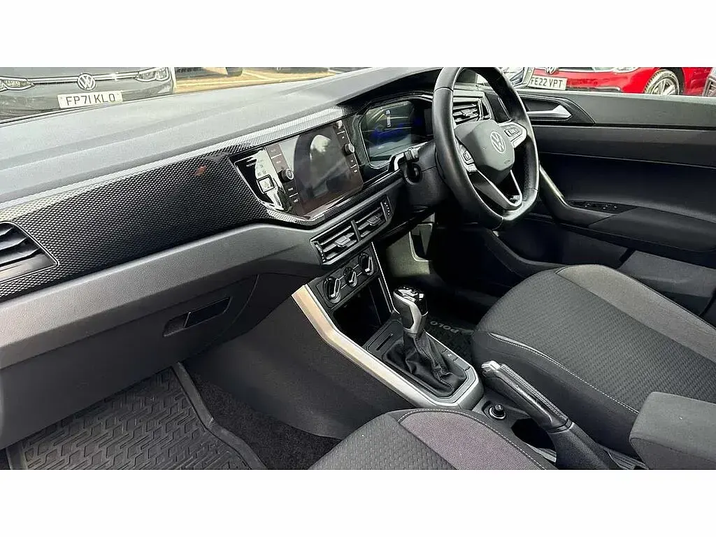 Used VW Polo Life 95 HP (69 kW) 2022 White Hatchback