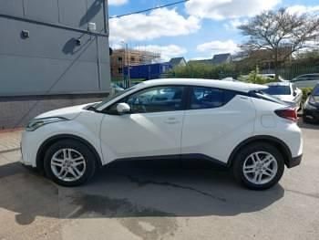 Used Toyota C-HR 122 HP (89 kW) 2023 White SUV