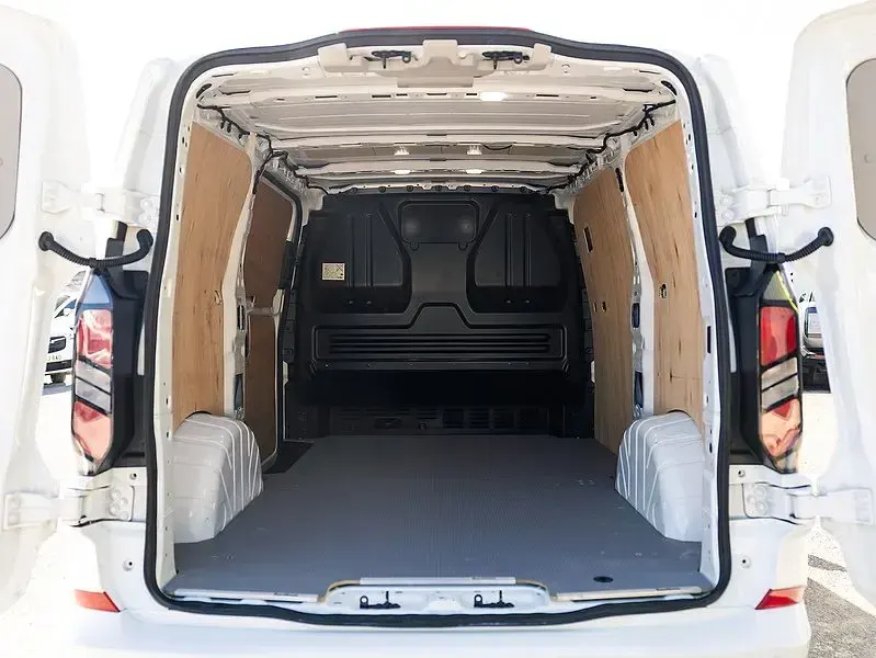 Used Ford Transit Custom Limited 136 HP (100 kW) 2024 White Van