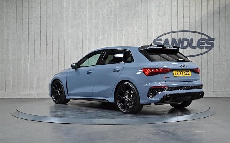 Usado Audi RS3 Comfort 400 CV (294 kW) 2022 Gris Berlina