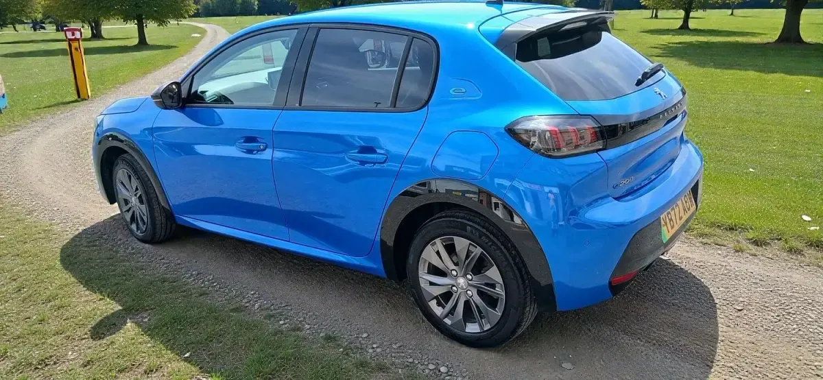 Used Peugeot e-208 Allure+ 100 kW (136 HP) 2023 Blue Hatchback