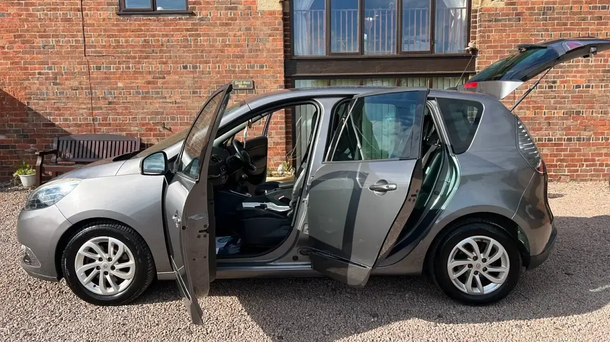 Used Renault Scénic III Dynamique 2014 Grey MPV