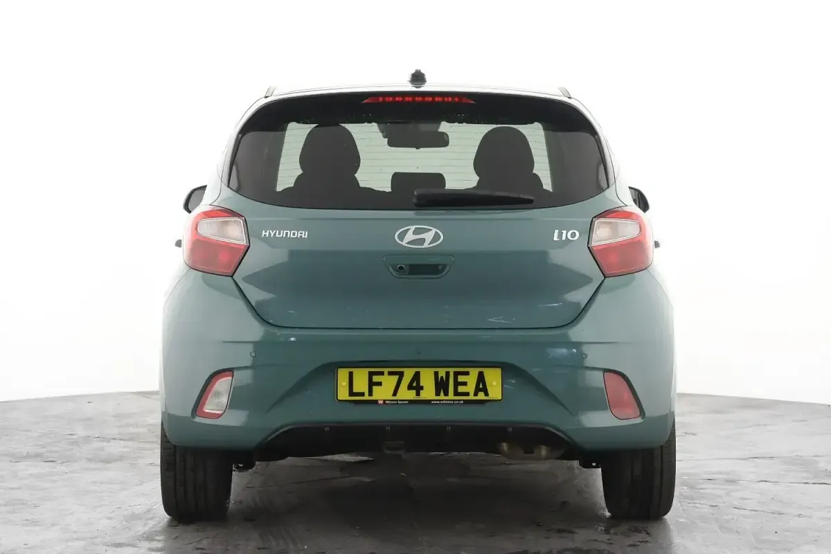 Used Hyundai i10 Premium 2024 Green Hatchback