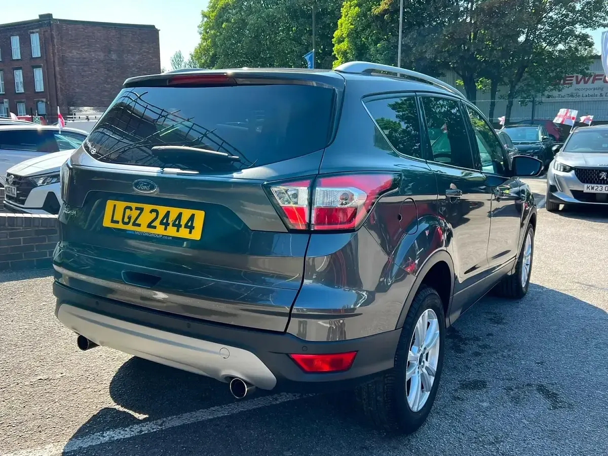 Used Ford Kuga Zetec 120 HP (88 kW) 2018 Grey SUV
