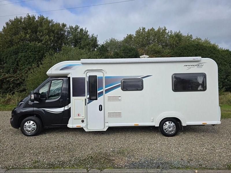 Begagnad Peugeot Boxer 2016 Grå Van