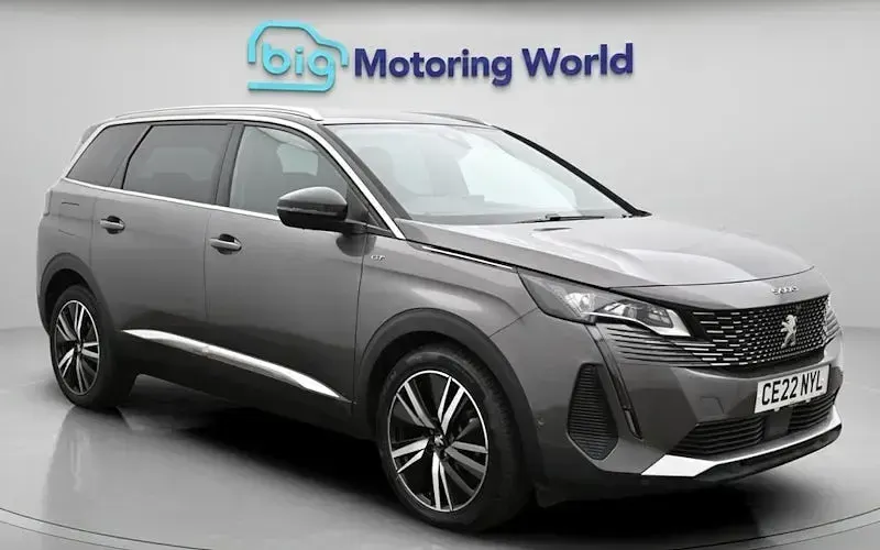 Second-hand Peugeot 5008 Premium 131 CP (96 kW) 2022 SUV
