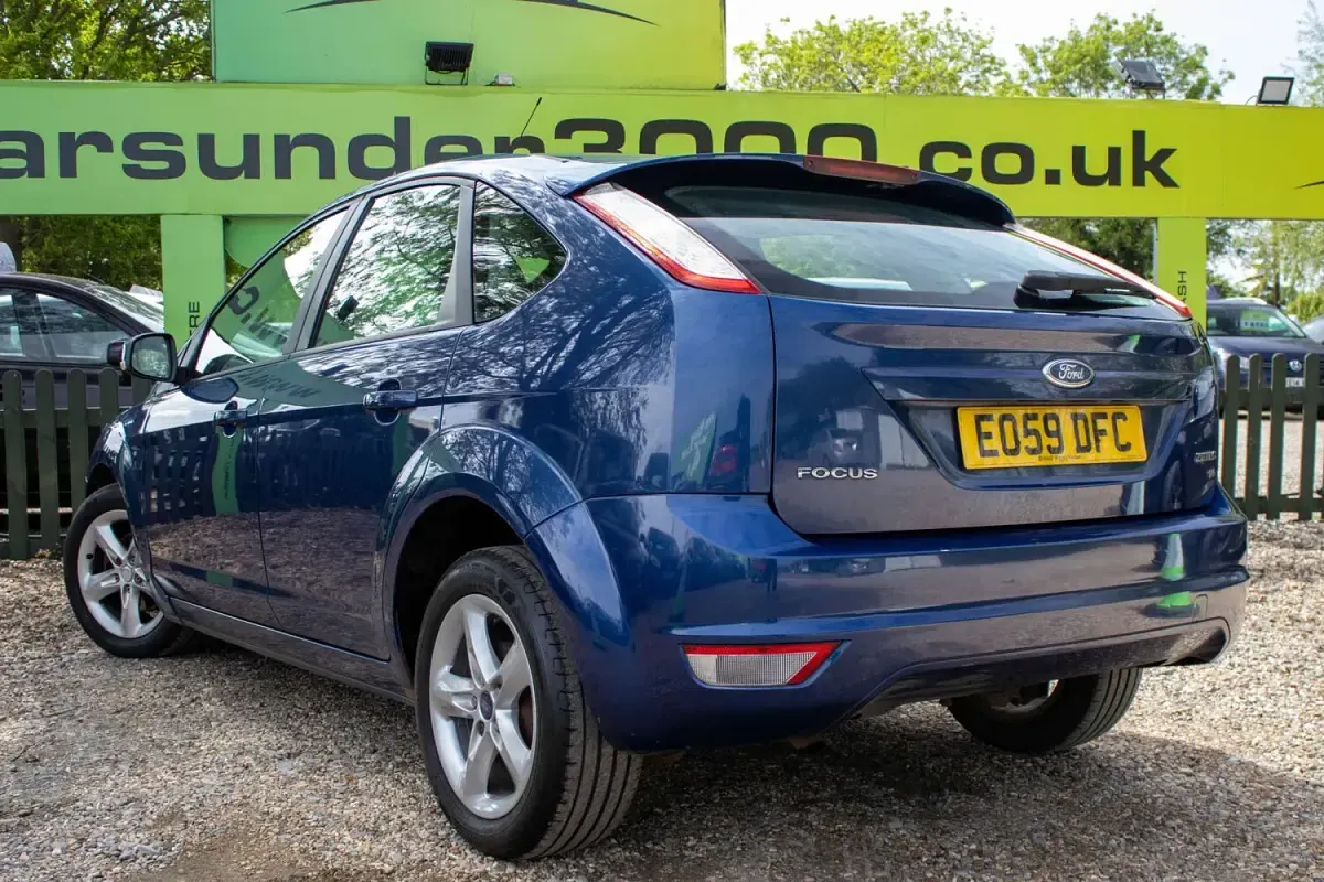 Used Ford Focus Zetec 2010 Blue Hatchback