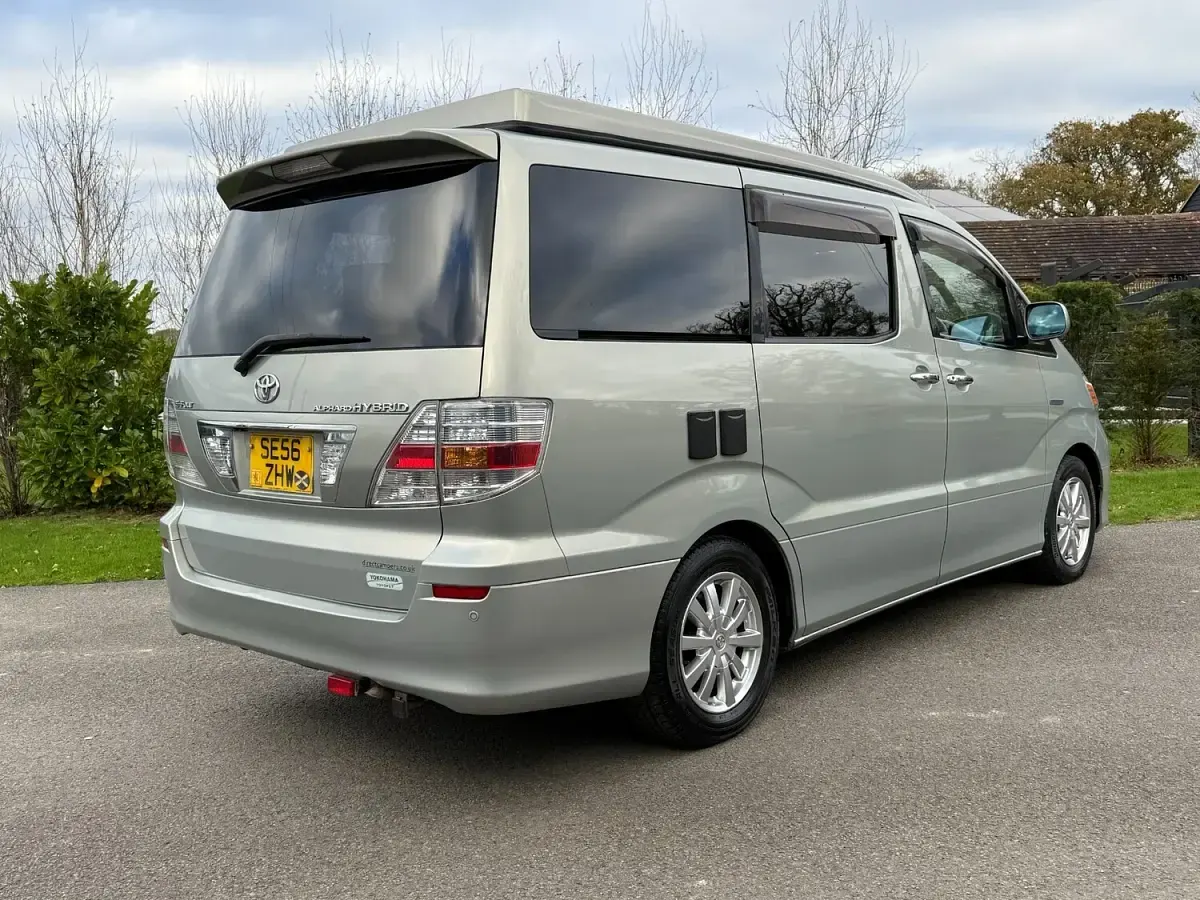 Used Toyota Alphard 159 HP (116 kW) 2007 Silver MPV