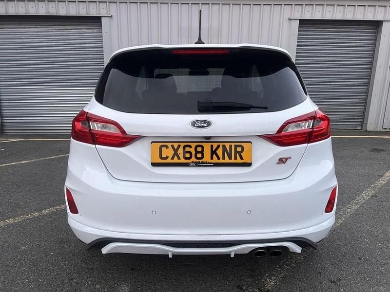 Used Ford Fiesta ST 200 HP (147 kW) 2018 White Hatchback