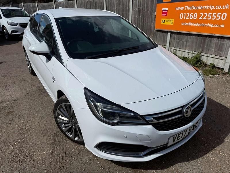 Used Vauxhall Astra Elite 160 HP (117 kW) 2017 White Hatchback