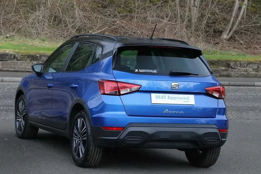 Used Seat Arona SE 94 HP (69 kW) 2022 Blue SUV