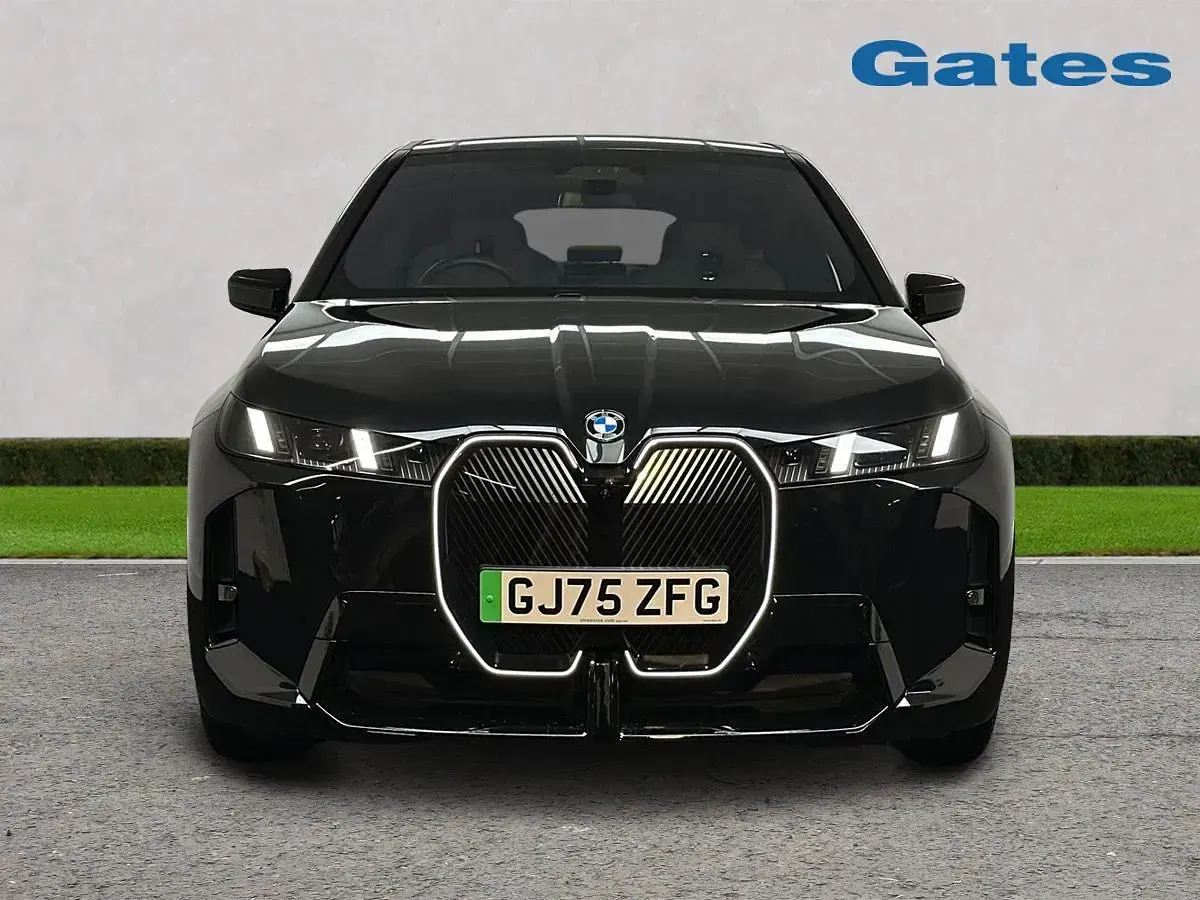Usado BMW iX M Sport 400 kW (544 CV) 2025 Negro SUV