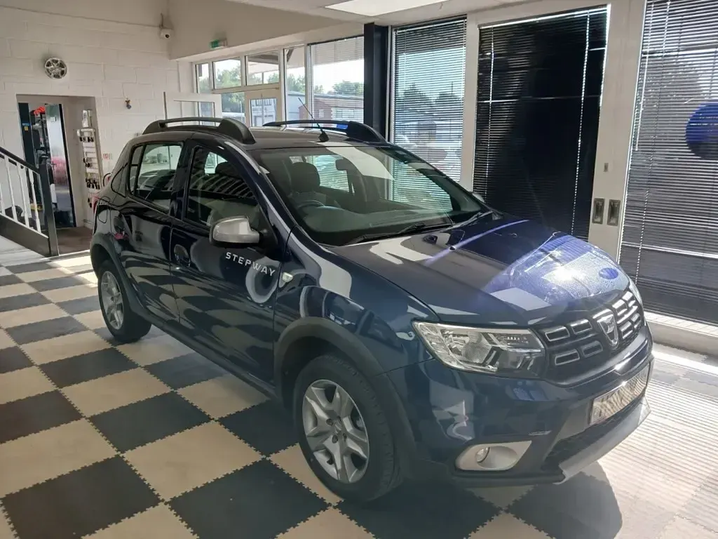 Used Dacia Sandero Lauréate 90 HP (66 kW) 2017 Blue Hatchback