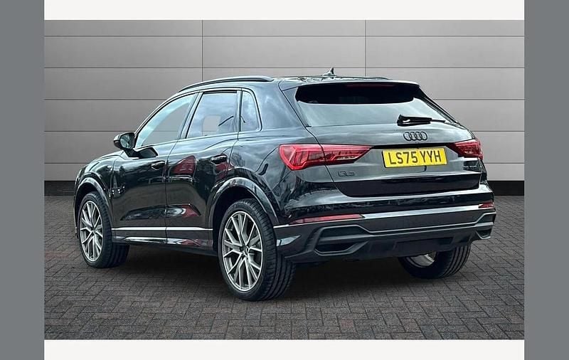 Usado Audi Q3 Black Edition 150 CV (110 kW) 2025 Negro SUV