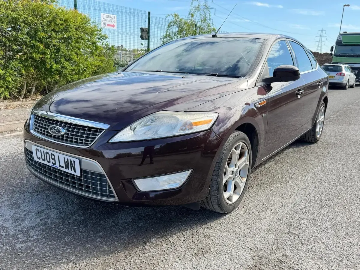 Used Ford Mondeo Titanium 2009 Red Hatchback