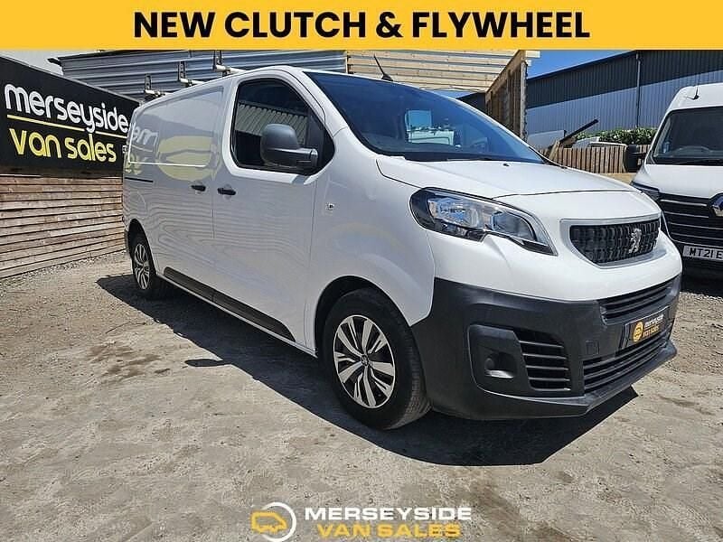 White Used 2019 Peugeot Expert Van | £8,695 (Fair price) - Image 1/4