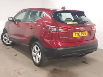 Usado Nissan Qashqai Acenta Premium 140 CV (102 kW) 2019 Rojo SUV