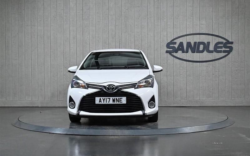 Used Toyota Yaris 69 HP (50 kW) 2016 Hatchback