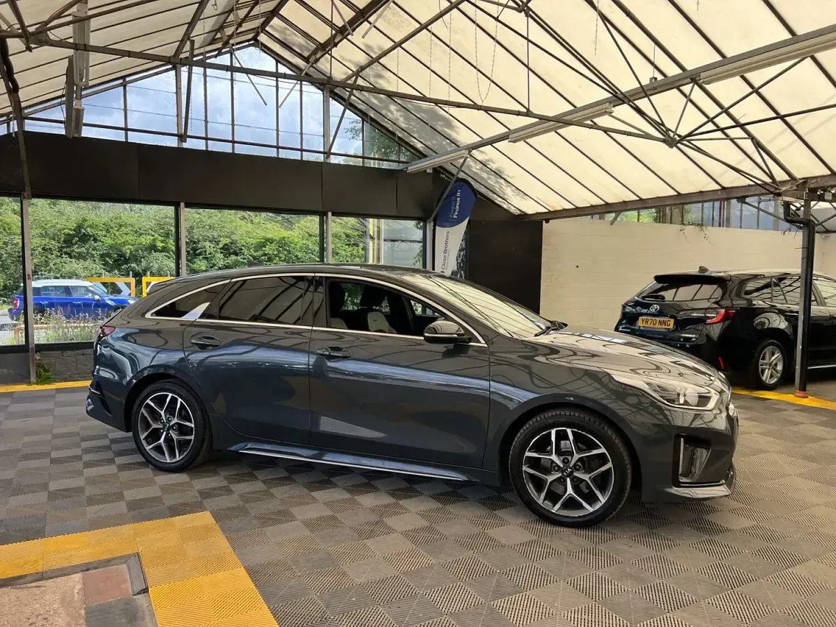 Used Kia ProCeed GT-Line 140 HP (102 kW) 2019 Grey Estate