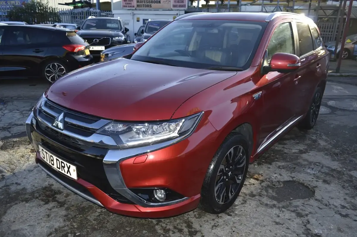 Used Mitsubishi Outlander P-HEV 2018 Red Estate