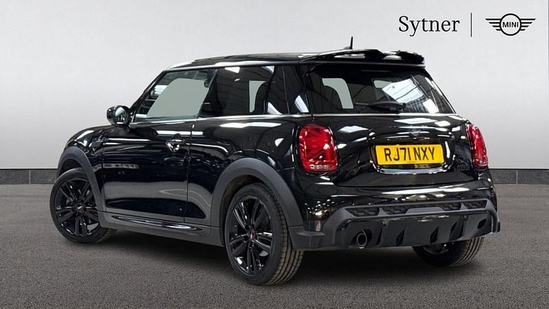 Used Mini Cooper Hatch 134 HP (98 kW) 2022 Black Hatchback