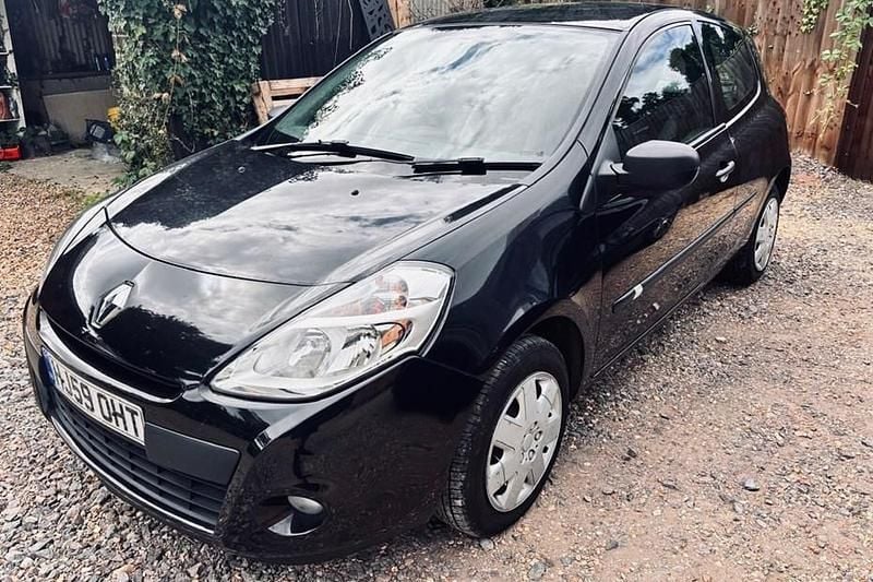 Black Used 2009 Renault Clio II Extreme Hatchback | £2,295 (Fair price) - Image 1/1