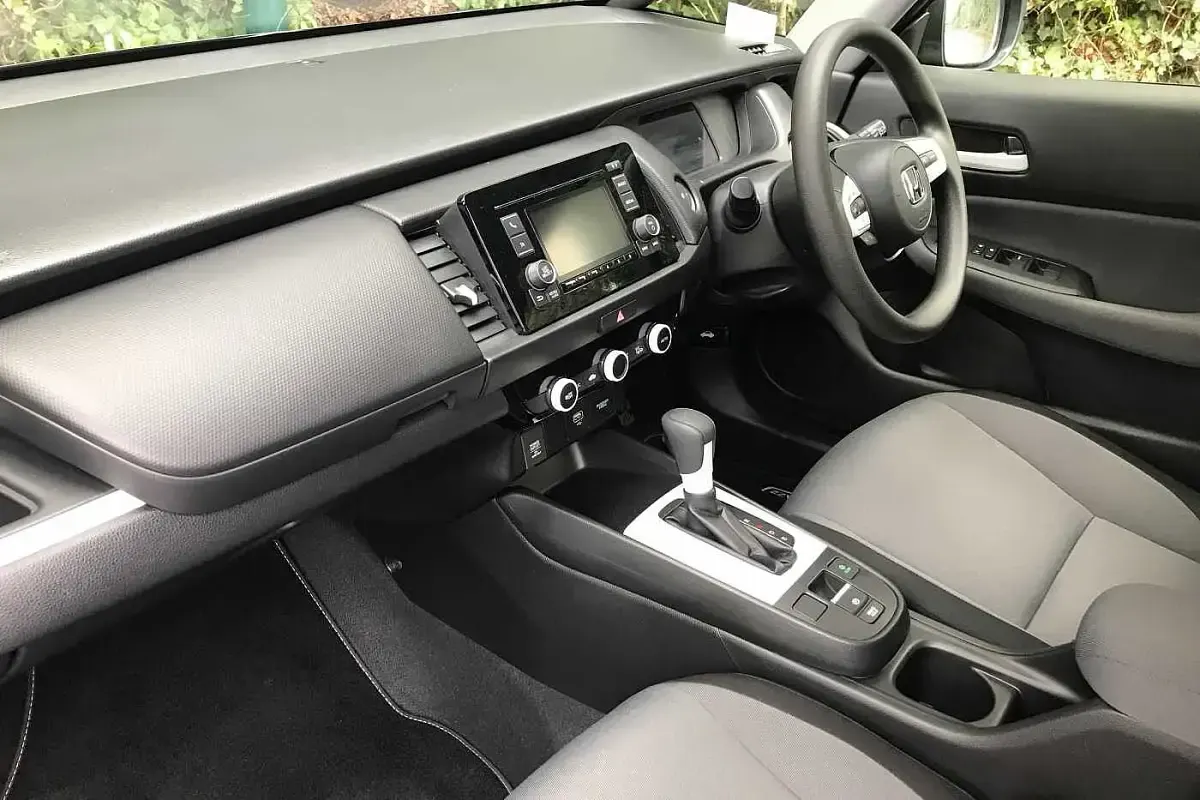 Gebraucht Honda Jazz Hybrid 109 PS (80 kW) 2023 Schwarz Kleinwagen