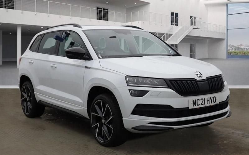 White Used 2021 Skoda Karoq SportLine SUV | £22,799 (Fair price) - Image 1/2
