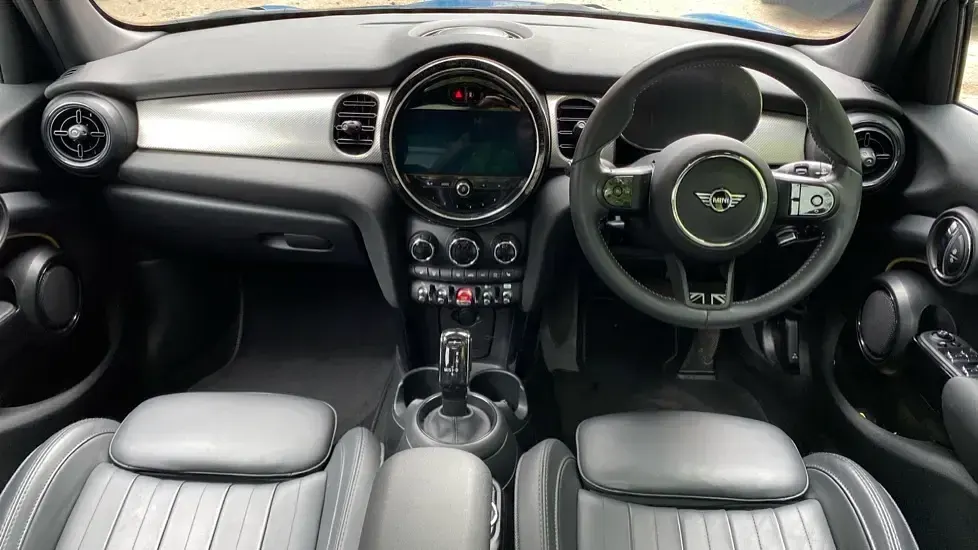 Used Mini Cooper Exclusive 134 HP (98 kW) 2023 Blue Hatchback