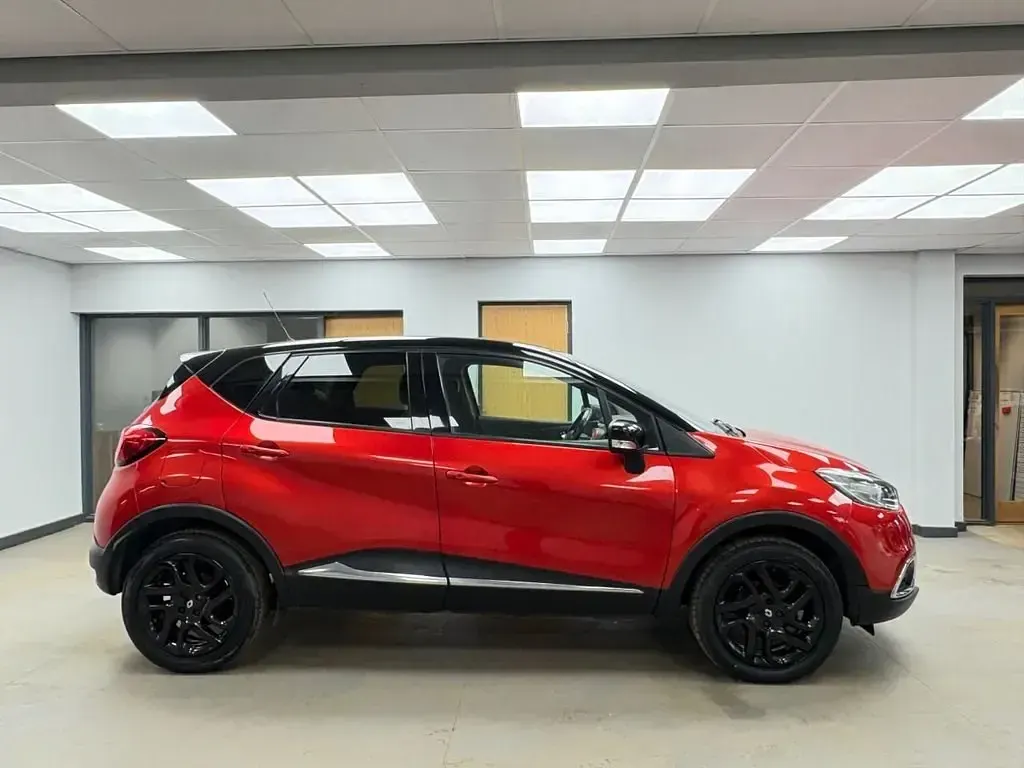 Używany Renault Captur Signature 90 KM (66 kW) 2015 Czerwony SUV