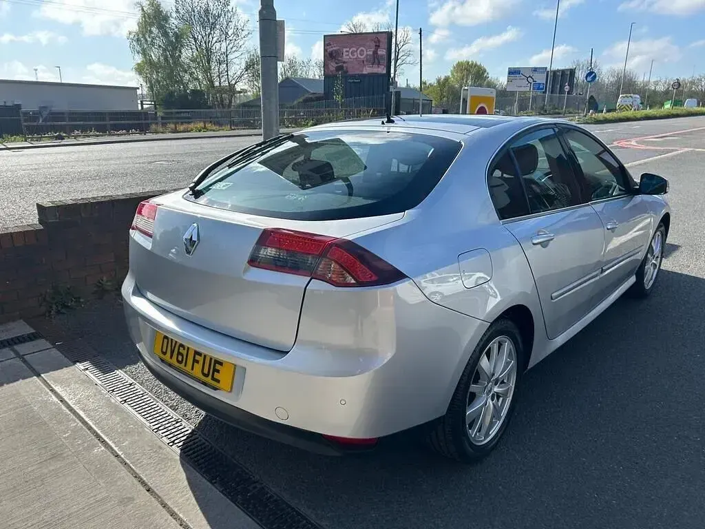Used Renault Laguna III Dynamique 2011 Silver Hatchback