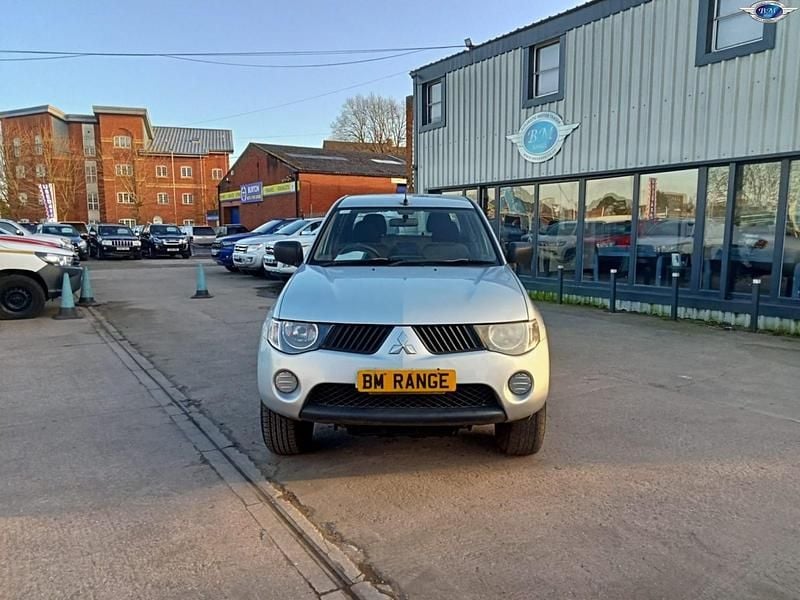 Used Mitsubishi L200 134 HP (98 kW) 2010 Silver Pickup