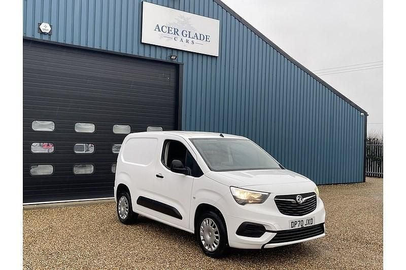 Used Vauxhall Combo Sportive 100 HP (73 kW) 2020 White Van