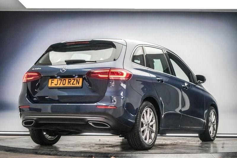 Used Mercedes B200 2020 Blue MPV