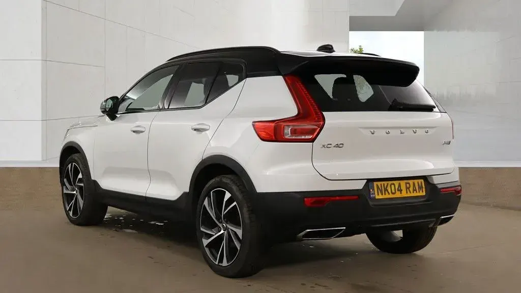 Used Volvo XC40 190 HP (139 kW) 2018 White SUV