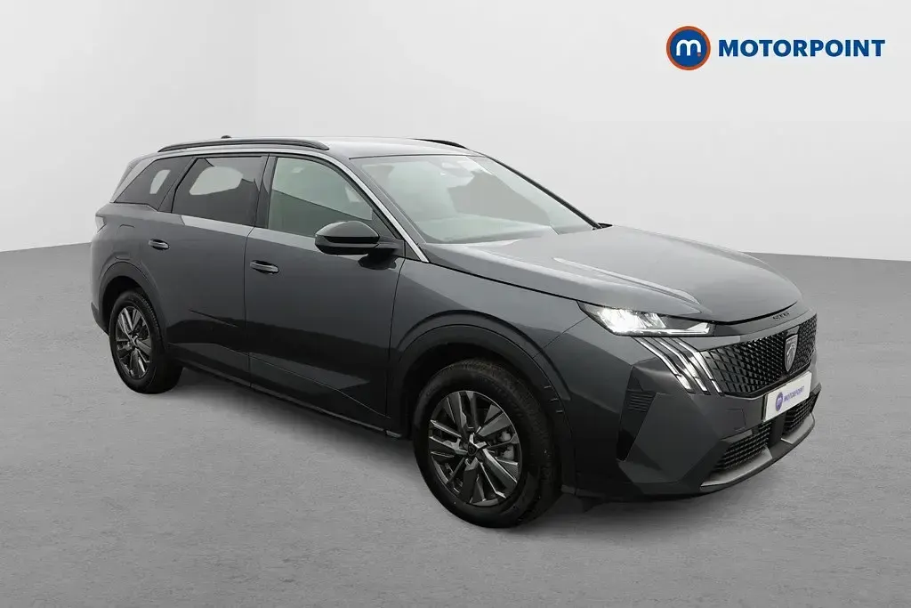 Usado Peugeot 5008 Allure 145 HP (106 kW) 2025 SUV