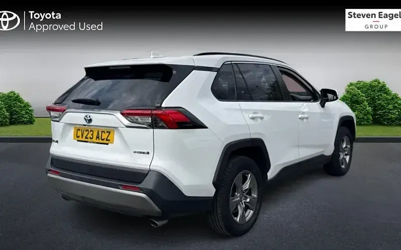 Used Toyota RAV4 Hybrid 218 HP (160 kW) 2022 White SUV