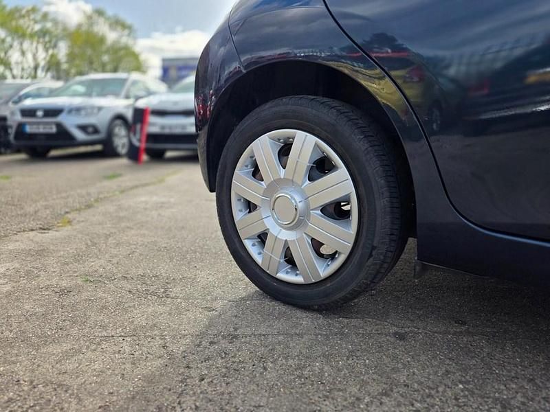 Used Toyota Aygo X-play 69 HP (50 kW) 2016 Blue Hatchback
