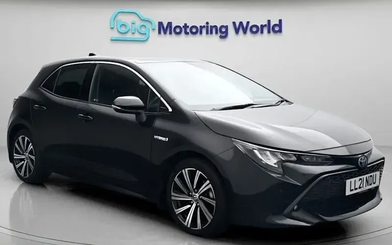Used Toyota Corolla Design 122 HP (89 kW) 2021 Hatchback