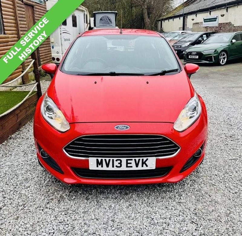Used Ford Fiesta Zetec 82 HP (60 kW) 2013 Red Hatchback