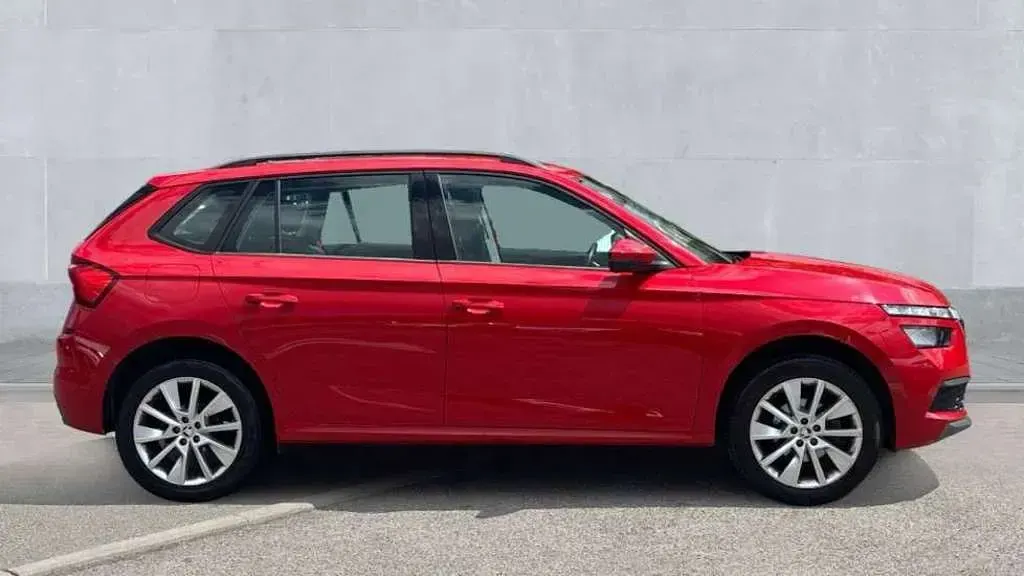 Used Skoda Kamiq SE 116 HP (85 kW) 2020 Corrida red SUV